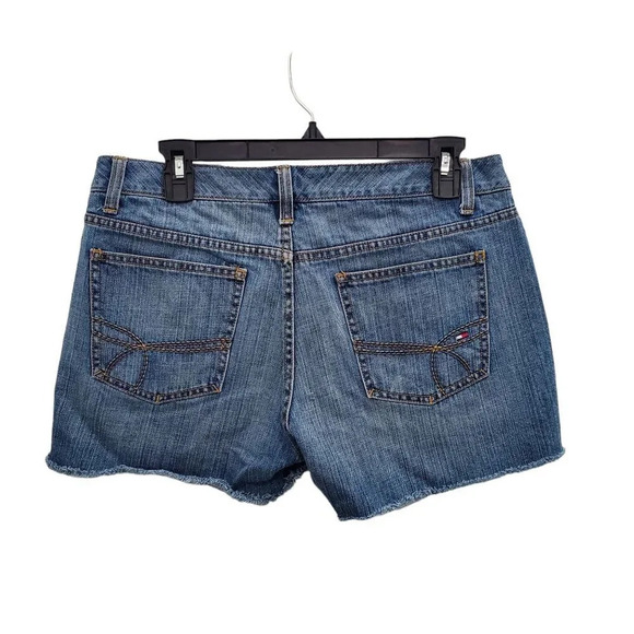 Tommy Hilfiger Women's Y2K Medium Wash Cut Off‎ Frayed Hem Denim Shorts Size 6 - Picture 8 of 8